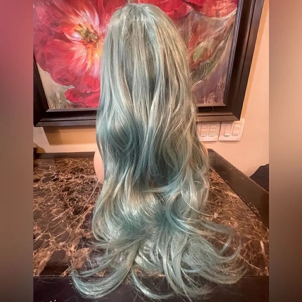 🎃 - Gorgeous lace cap teal green long fringe hair wig!
